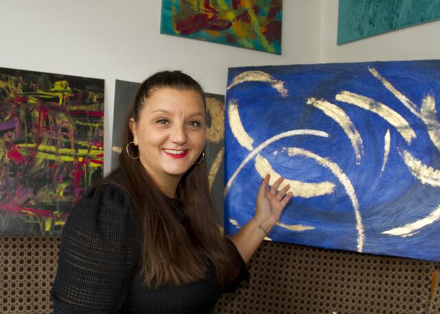 Manuela Horvath arbeitet an ihrer ersten Ausstellung.