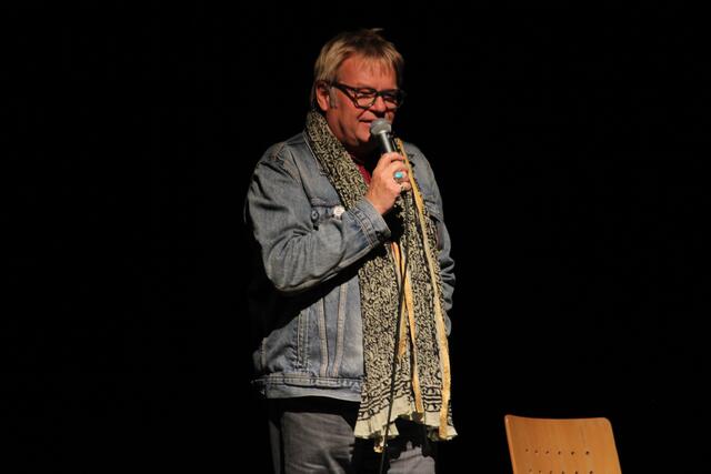 Veranstalter Dietmar Haslinger von "Weltenklang" ist mit den Fadistas (Fado-Musikern) derzeit quer durch Österreich unterwegs. | Foto: RegionalmedienSteiermark/Hofmüller
