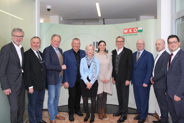 Beim "Impulstalk" (v. l.): Karlheinz Dernoscheg, Otto Roiss, Erwin Dirnberger, Franz Hansbauer, Eva-Maria Ninaus, Rosa Kohlbacher, Josef Herk, Peter Sükar, Reinhard Puffing und Lukas Kalcher | Foto: Lederer