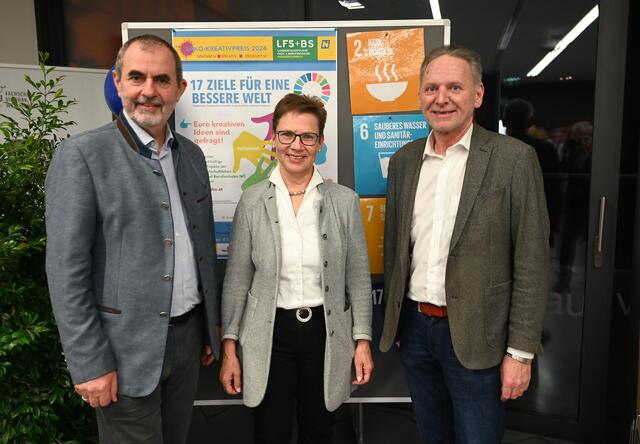 v.li..n.re.: Agrar-Experte Josef Plank, Fachlehrerin Elisabeth Hönigsberger und Landesschulinspektor Karl Friewald | Foto: Jürgen Mück