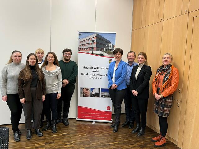 Vertreterinnen und Vertreter des estnischen Arbeitsinspektorats, Barbara Spöck (BH Steyr-Land), Markus Hoffinger (Leiter Finanzpolizei Kirchdorf-Perg-Steyr), Valerie Dori (ELA), Daniela Wagner (Regionalleiterin Finanzpolizei OÖ und Salzburg). (v.li.) | Foto: Privat