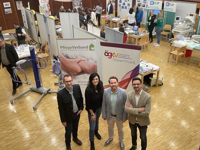 Gelungene Premiere für den 1. Pflegetag Steiermark im Volkshaus Kindberg: Martin Falinski (Geschäftsleiter Pflegeverband Bruck-Mürzzuschlag), Sonja Gölz (Regionalmanagement Obersteiermark Ost), Marcel Skerget (Diplomkrankenpfleger und Vizebürgermeister von Spital am Semmering), Thomas Windhaber (Landesvorsitzender des Österreichischen Gesundheits- und Krankenpflegeverbandes). | Foto: Koidl