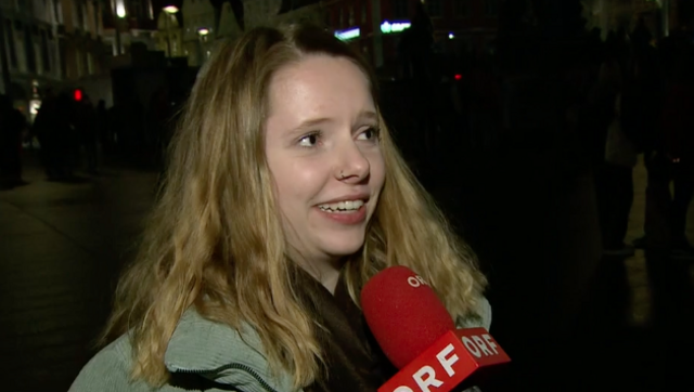 Eine der Organisatorinnen, Alena Zöch, zeigt sich im ORF-Interview überwältigt von der Masse an Teilnehmenden. | Foto: ORF Steiermark
