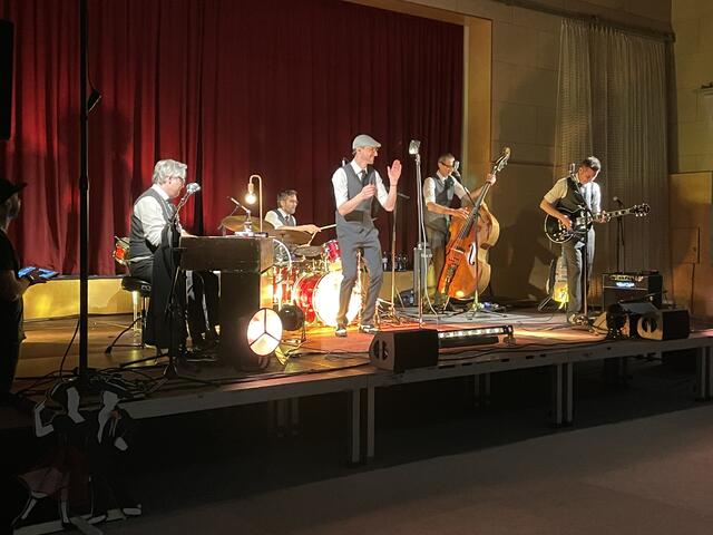 Die Old School Basterds spielte am Wochenende in der Sport-und Kulturhalle Anger. | Foto: RegionalmedienSteiermark/Hofmüller