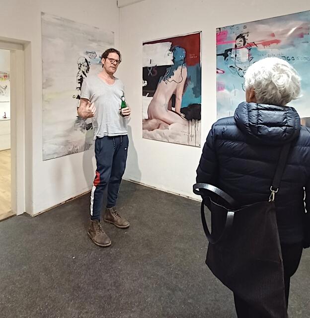 Künstler und Kunsthistorikerin im Gespräch | Foto: Ambrusch-Rapp