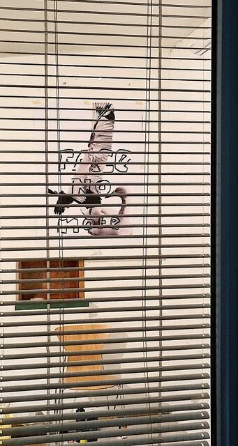 Blick vom Bahnsteig ins offene Atelier | Foto: Marcel Ambrusch