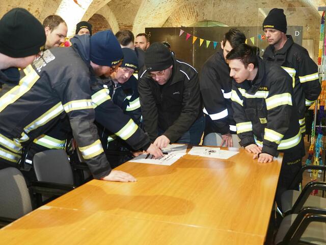 Ein besonderes Augenmerk lag auf der Bedienung einer Brandmeldezentrale | Foto: FF Neustift/Rosalia