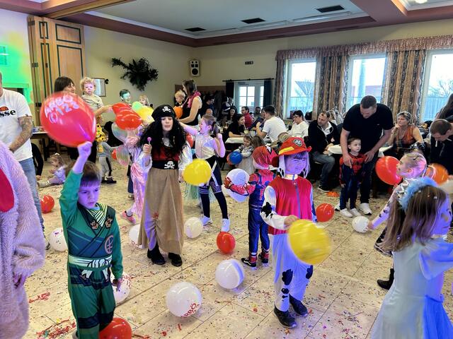 Gemeinsam wurden viele Spiele gespielt - da kam garantiert keine Langweile auf. | Foto: Daniel Ollram