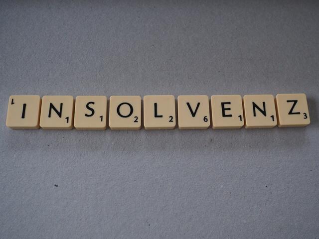 Auch wenn die Anzahl der Privatinsolvenzen 2023 gestiegen ist, so zeigt die Analyse immerhin, dass die durchschnittliche Schuldenhöhe pro Schuldner im Vorjahr etwas gesunken ist. | Foto: Pixabay/Ratfink1973 (Symbolbild)