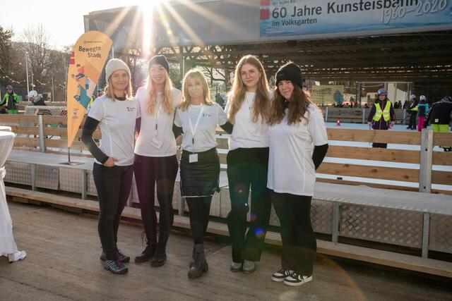 Das Organisationsteam rund um Christine Tyma, Julia Zweimüller, Sabine Pichler, Marie Neuhold, Beatrice Bleibler | Foto: Stadt Salzburg/Rocio Escabosa