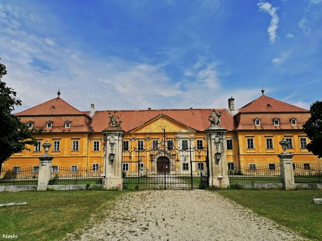 Das Schloss Marchegg ist ein Barockschloss in Marchegg in Niederösterreich. 
