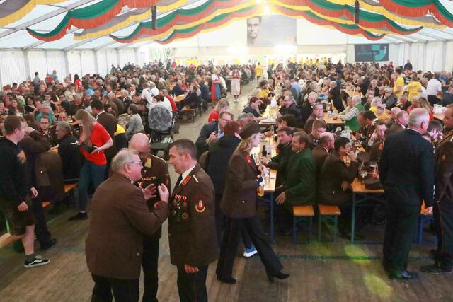 Das Festzelt war bei der Böhmerwaldmesse fast durchgehend bummvoll. | Foto: gawe