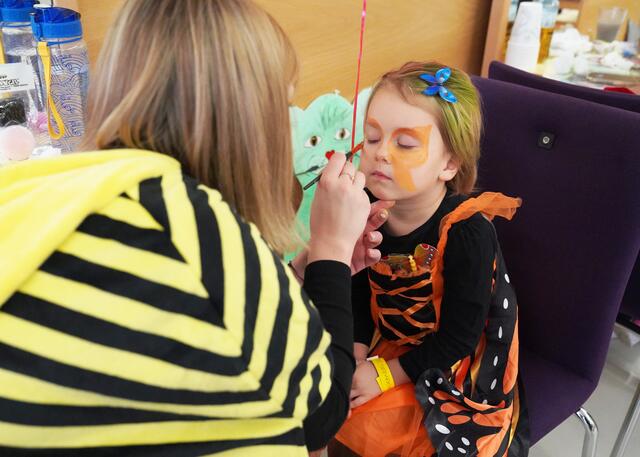 Beim Kinderschminken konnten sich die Kinder in ein Tier verwandeln. | Foto: KBB