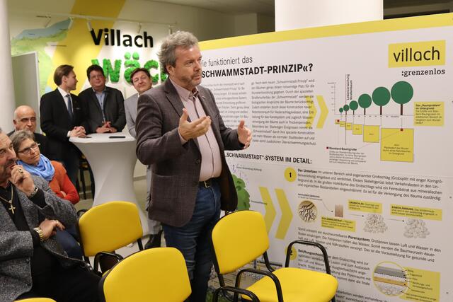 Auch WKO-Bezirksstellenleiter Christian Fitzek war dabei.  | Foto: MeinBezirk.at