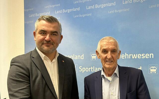 Landesrat Heinrich Dorner und BFV-Präsident Günter Benkö begrüßen die Verlängerung des Akademie-Status für die Fußballakademie Burgenland. | Foto: Landesmedienservice Burgenland