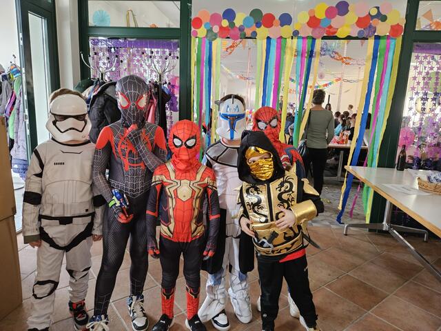 Beim Kindermaskenball trafen sich auch Superhelden aus verschiedenen Galaxien. | Foto: Gemeinde Kemeten