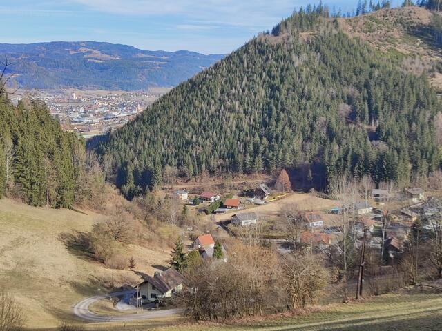 wir gewinnen rasch an Höhe, im Mürztal sieht man die Kirchen von St. Marein und St. Lorenzen... | Foto: I.Wozonig