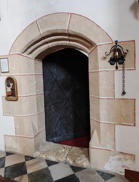 Eingang zu einer Seitenkapelle... | Foto: I.Wozonig