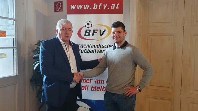 Der Mühlgrabener Florian Jud (rechts) folgt Josef Hafner als Gruppenobmann der Gruppe Süd.  | Foto: BFV