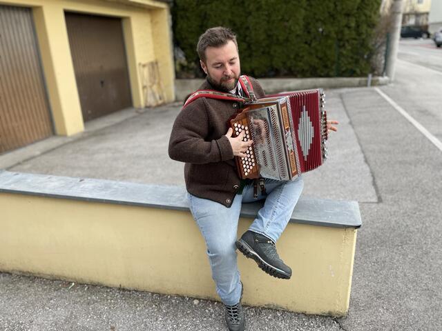 Die Liebe zur Volkskultur wurde ihm sozusagen in die Wiege gelegt und diese Faszination ist deutlich spürbar, wenn man mit ihm über Salzburger Bräuche und Traditionen spricht.