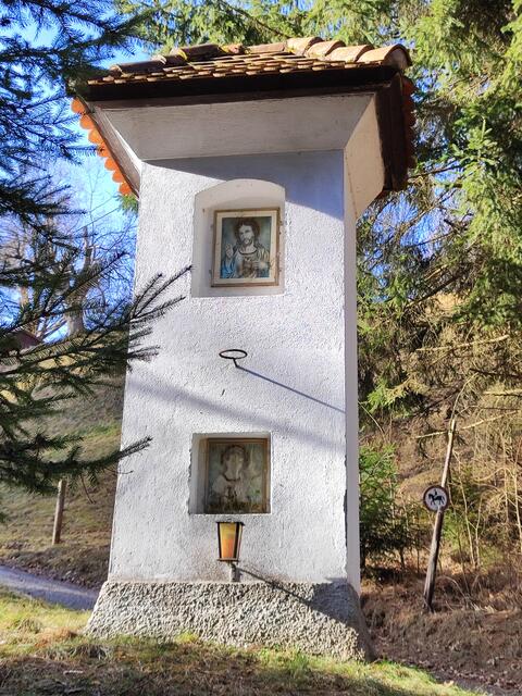 da der Weg auch ein Pilgerweg ist gibt es viele Bildstöcke entlang des Weges... | Foto: I.Wozonig