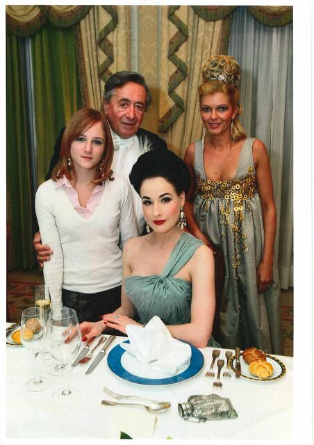 Einen Hauch Erotik gepaart mit Stil und Eleganz gab es 2008 mit Stargast Dita Von Teese. | Foto: Richard Lugner