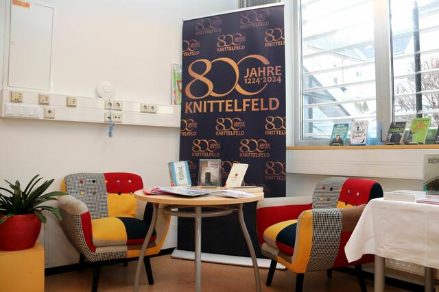 800 Jahre Knittelfeld werden auch in der Stadtbibliothek gefeiert. | Foto: Harrer