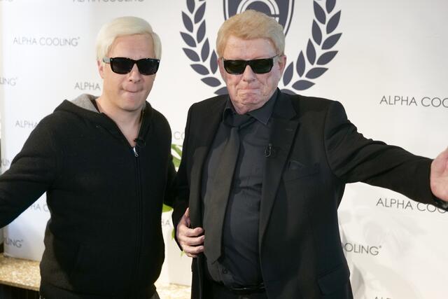 Who is who? Heino, alias Oliver Pocher und der echte "Heino" Seite an Seite. Beide werden den Opernball besuchen.  | Foto: Maximilian Spitzauer