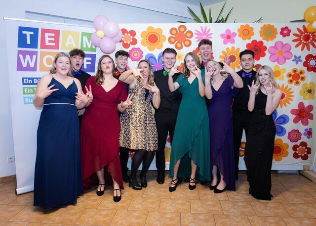 Ab in die wilden 70er hieß es beim Ball der Volkspartei in Hornstein.  | Foto: ÖVP Hornstein