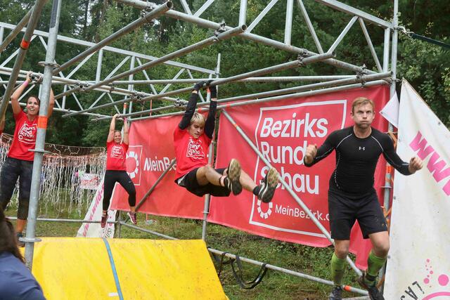 Die BezirksRundSchau-Mitarbeiter beweisen beim Dirt Run 2022 ihr Können. | Foto: gawe