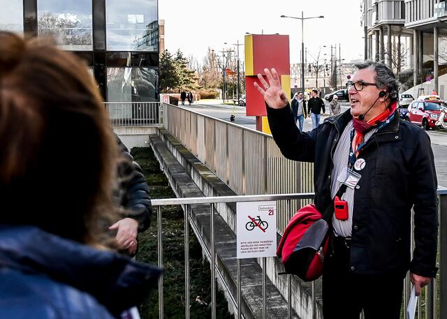 Bei der Führung durch Favoriten kann man seinen Bezirk aus einer anderen Perspektive kennen lernen. | Foto: Josef Parak