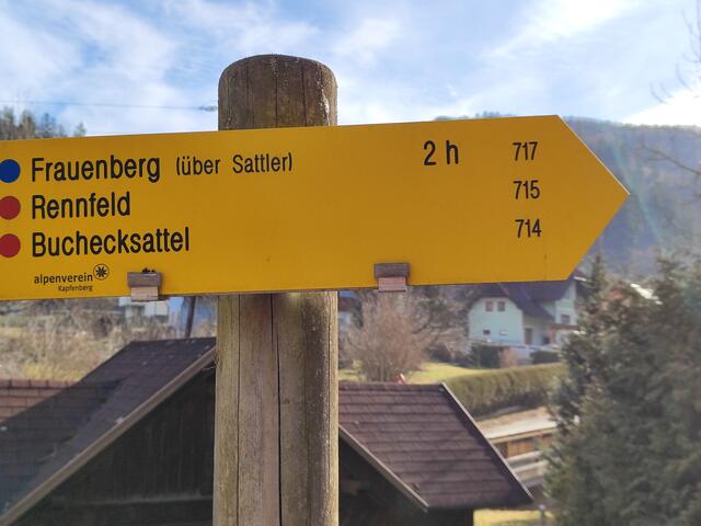 ..und gehen den markierten Wanderweg über den Hof Sattler zum Frauenberg... | Foto: I.Wozonig