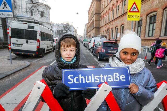 Verschiedene Maßnahmen hat die Stadt Wien in den vergangenen Jahren gesetzt, damit der Schulweg für die Kinder sicherer ist. Was heuer am (Umgestaltungs-) Programm steht. | Foto: Mobilitätsagentur/Christian Fürthner