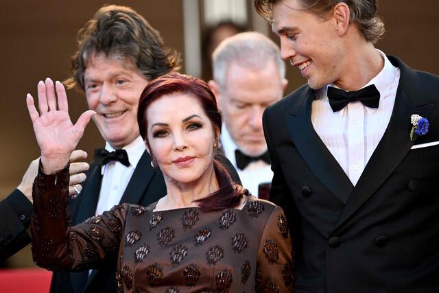 Richard Lugner gibt auch schon einen ersten Einblick in Presleys Kleiderschrank. Sie soll in einer Robe von Nina Ricci in der Farbe Gold erscheinen, heißt es.  | Foto: LOIC VENANCE / AFP / picturedesk.com