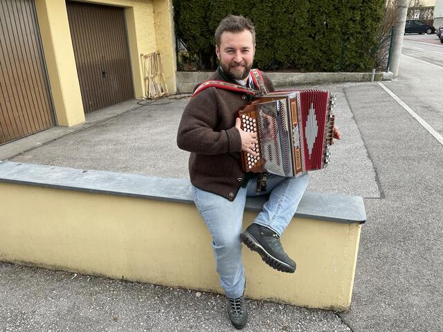 Die Liebe zur Volkskultur wurde ihm sozusagen in die Wiege gelegt und diese Faszination ist deutlich spürbar, wenn man mit ihm über Salzburger Bräuche und Traditionen spricht.