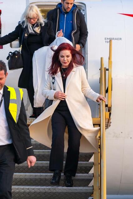 Priscilla Presley kam am Montag am Flughafen Wien an. | Foto: Andreas Tischler / picturedesk.com