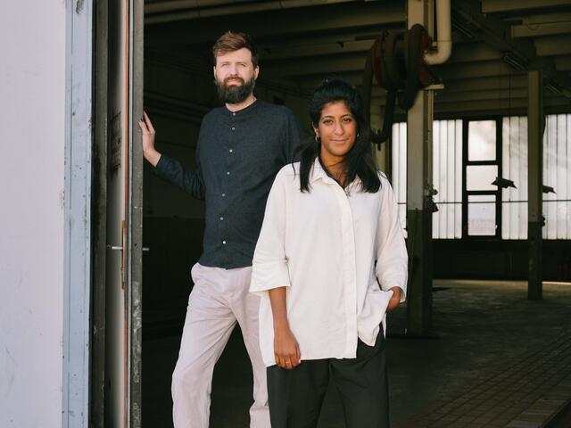 Die Leitung der Klima Biennale übernehmen Sithara Pathirana und Claudius Schulze. | Foto: Mafalda Rakos 