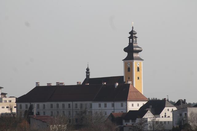 Münzbach im Herzen des Bezirks zählt 1.907 Einwohner.