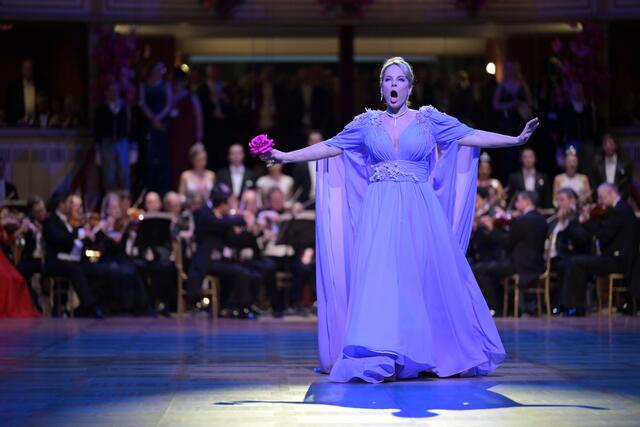 Elina Garanča bei der Eröffnung. | Foto: ROLAND SCHLAGER / APA / picturedesk.com