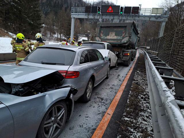 Einsätze, wie diese Massenkarambolage im Baustellenbereich, haben sich laut Daniel Lienbacher bisher zum Glück in Grenzen gehalten. | Foto: Freiwillige Feuerwehr Pfarrwerfen