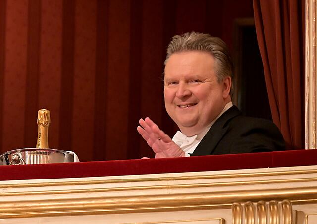 Wiener Bürgermeister Michael Ludwig in seiner Loge am Opernball. | Foto: ROLAND SCHLAGER / APA / picturedesk.com