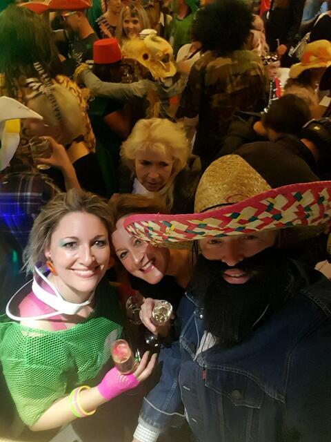 Volle Gaudi beim Heurigen Schimmelbauer - alle Jahre DER Klassiker im Ort. | Foto: Philipp Steinriegler