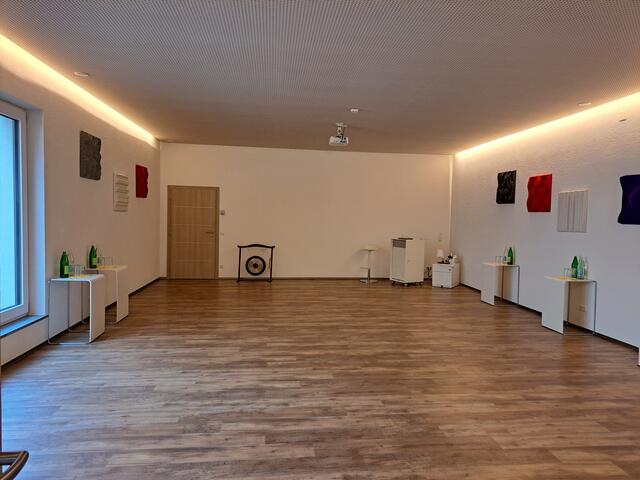 In diesem geräumigen Mehrzweckraum finden die Schwerpunktseminare statt. | Foto: Stefanie Machtinger