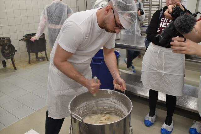 Die Creme für die Cheezecakes wird mit Sojajoghurt zubereitet. | Foto: Geiger