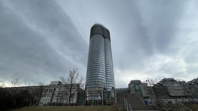 Die Millennium City ist nicht nur ein gut besuchtes Einkaufszentrum in der Brigittenau, sondern auch ein beliebter Treffpunkt, insbesondere für Jugendliche.  | Foto: Kathrin Klemm/RMW