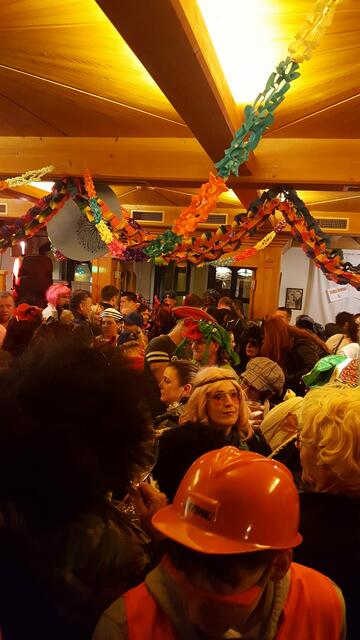 Volle Gaudi beim Heurigen Schimmelbauer - alle Jahre DER Klassiker im Ort. | Foto: Philipp Steinriegler