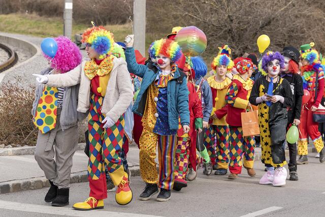 Viele schöne und bunte Clowns....das passt!!! | Foto: ZVG