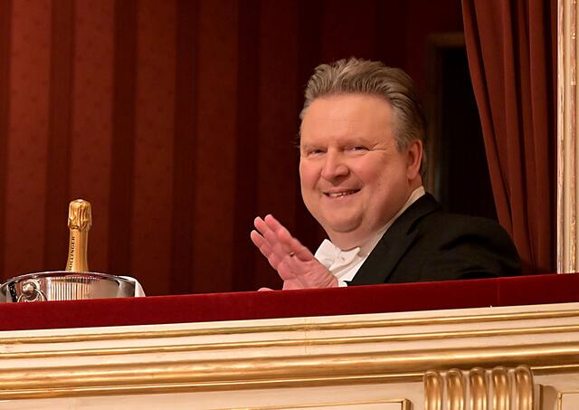Wiener Bürgermeister Michael Ludwig in seiner Loge am Opernball. | Foto: ROLAND SCHLAGER / APA / picturedesk.com