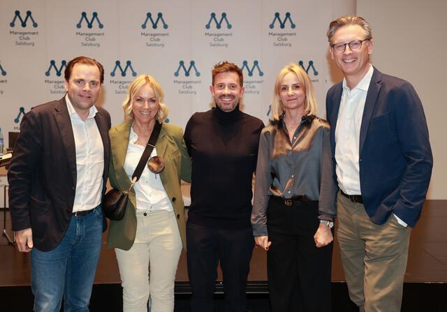 Im Bild, v.li.: Vertriebsleiter Peter Streinik (UNTHA), GF Lisa Moser-Hornegger (Martini-Sportswear), Speaker: GF Manuel Reifenauer (Electric Love), MCS GF Brigitte Lackner-Wilhelmstätter, VD Johannes Hörl (MC-Sbg.-Vorsitzender) | Foto: MC Salzburg/Franz Neumayr