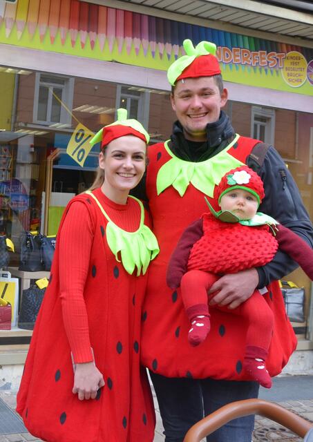 Erdbeeren: Katharina, Stefan und Melina Kohlmaier aus Hühnersberg